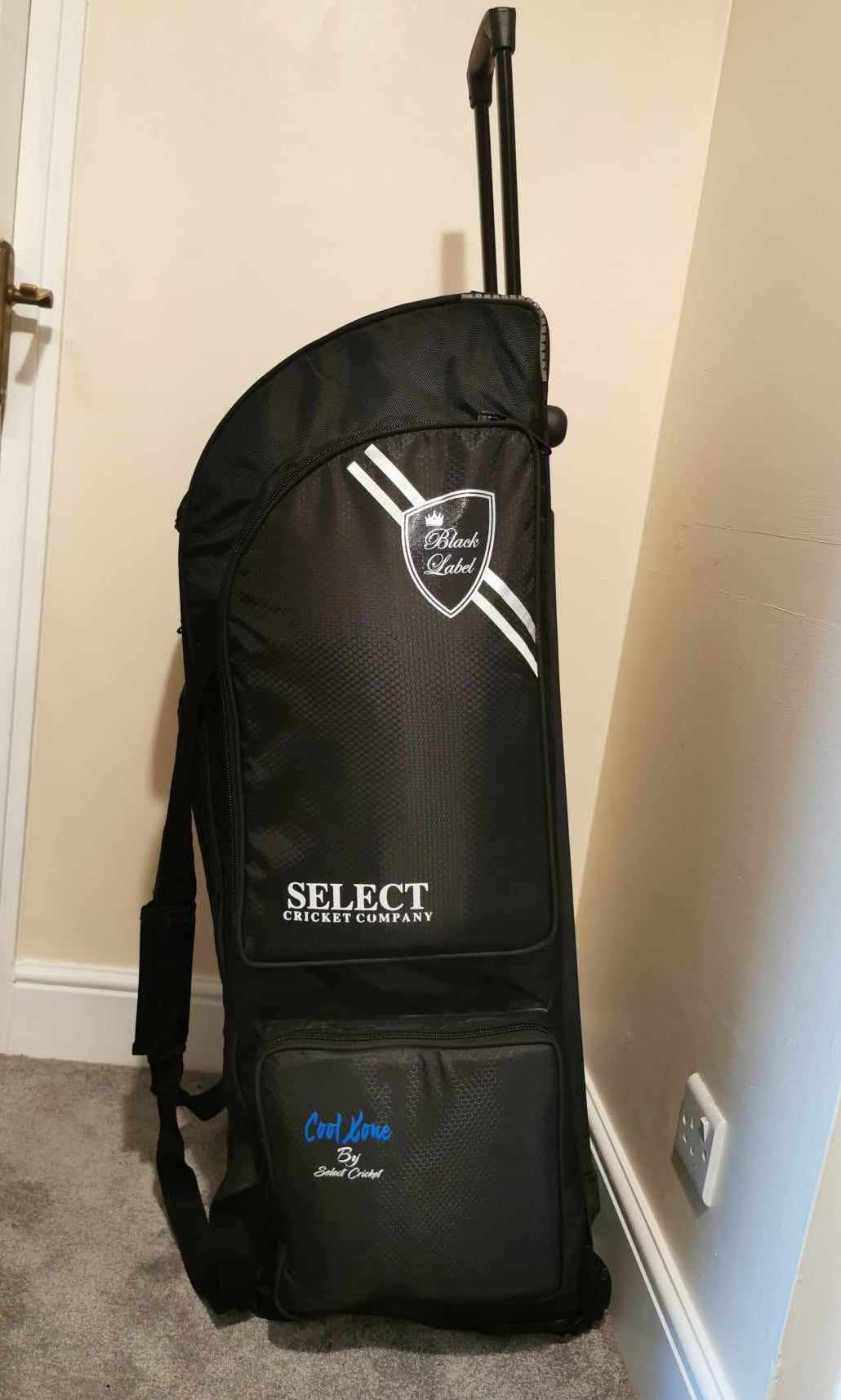 Select Black Label Wheelie-Select Cricket Store