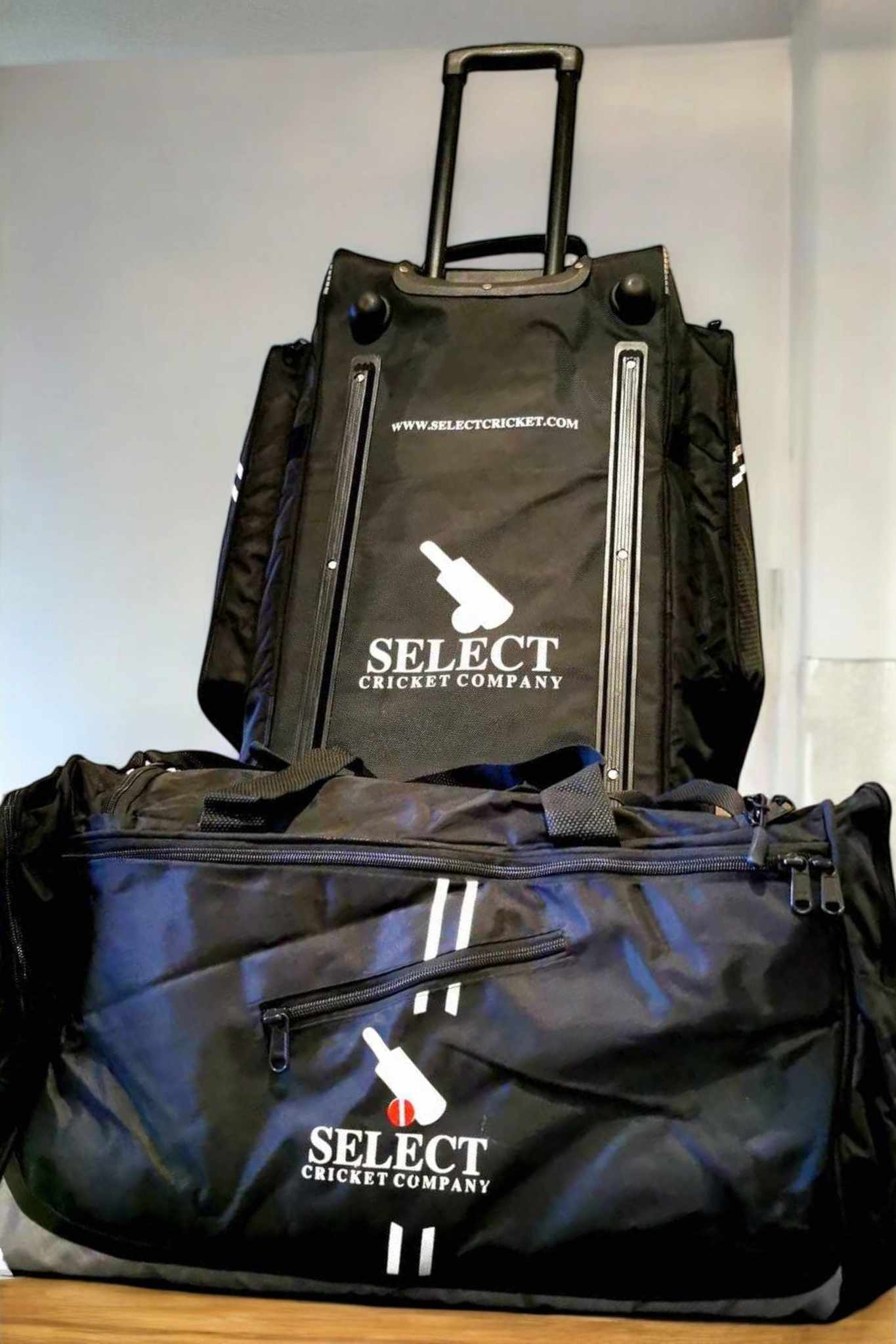 Select Black Label Wheelie-Select Cricket Store